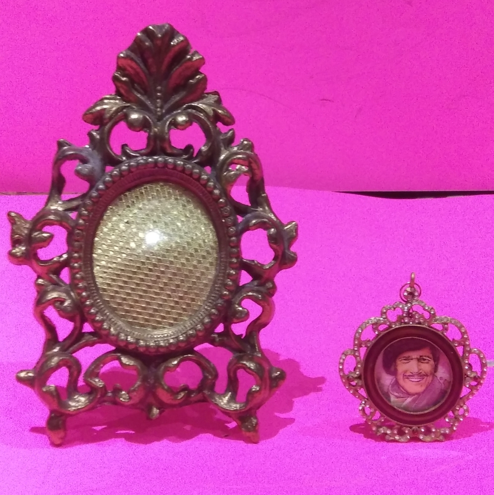 1 Antique vintage Victorian ornate gold gilt picture photo frame 7.5" easel back